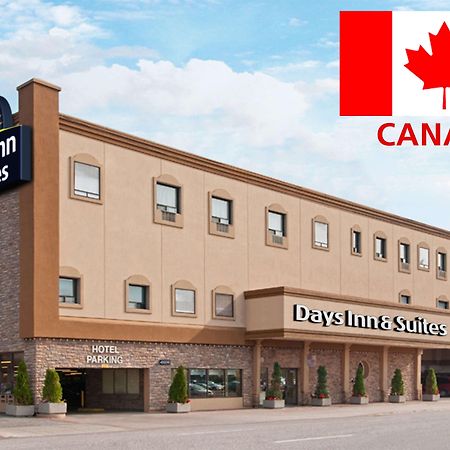 Days Inn & Suites By Wyndham Sault Ste. Marie On Exterior photo